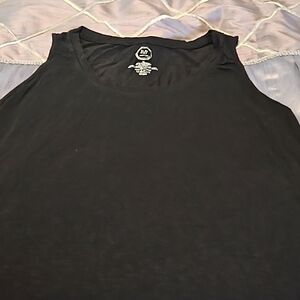 🐦‍⬛ black tank top